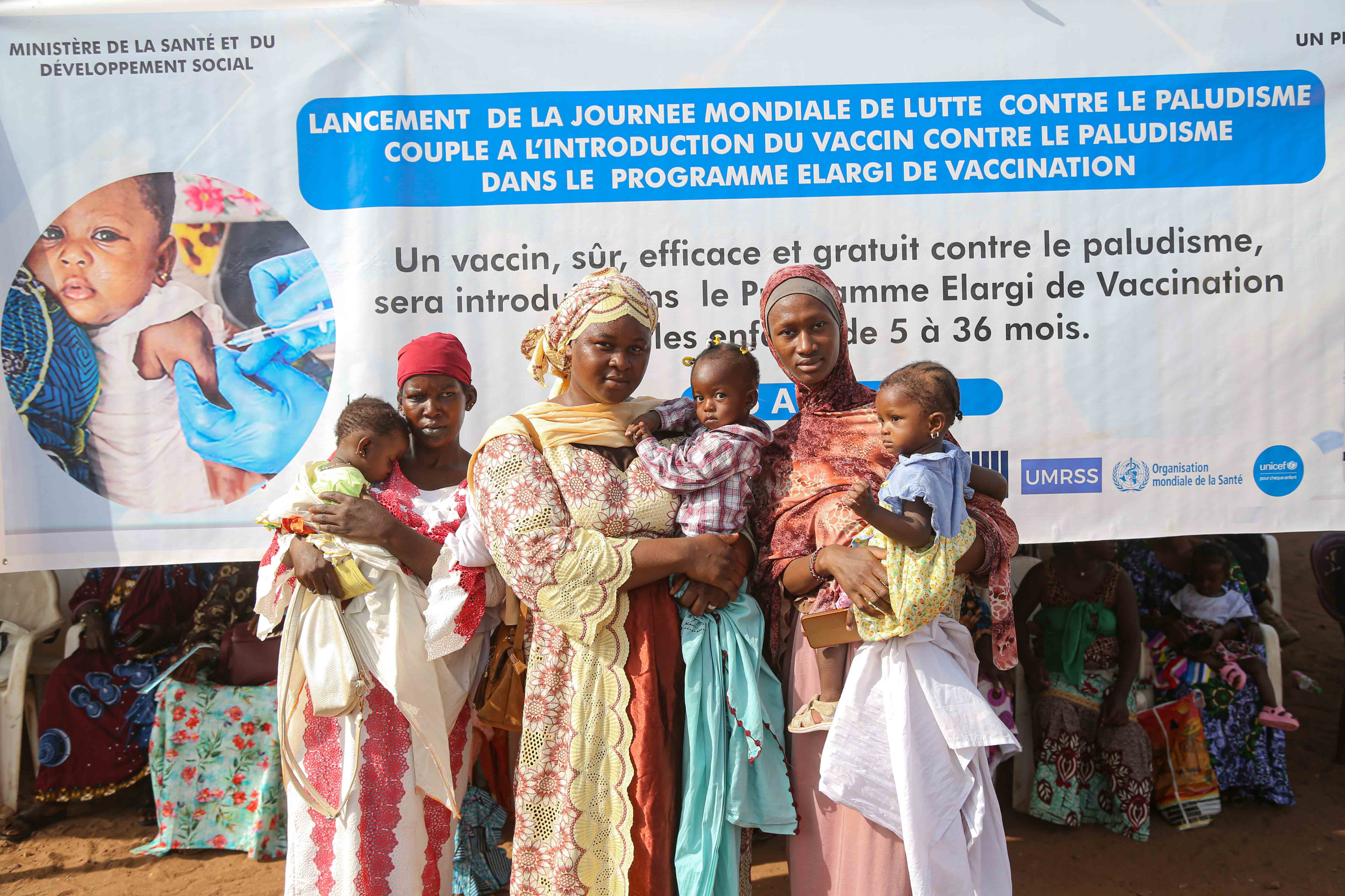Le Mali devient le premier pays à utiliser une nouvelle approche hybride de vaccination pour lutter contre le paludisme